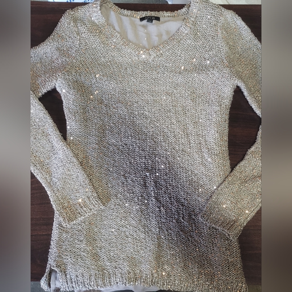 Apt. 9 Women's Silver V-Neck Sweater